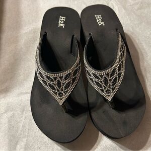 Women’s heel flip flop sandals